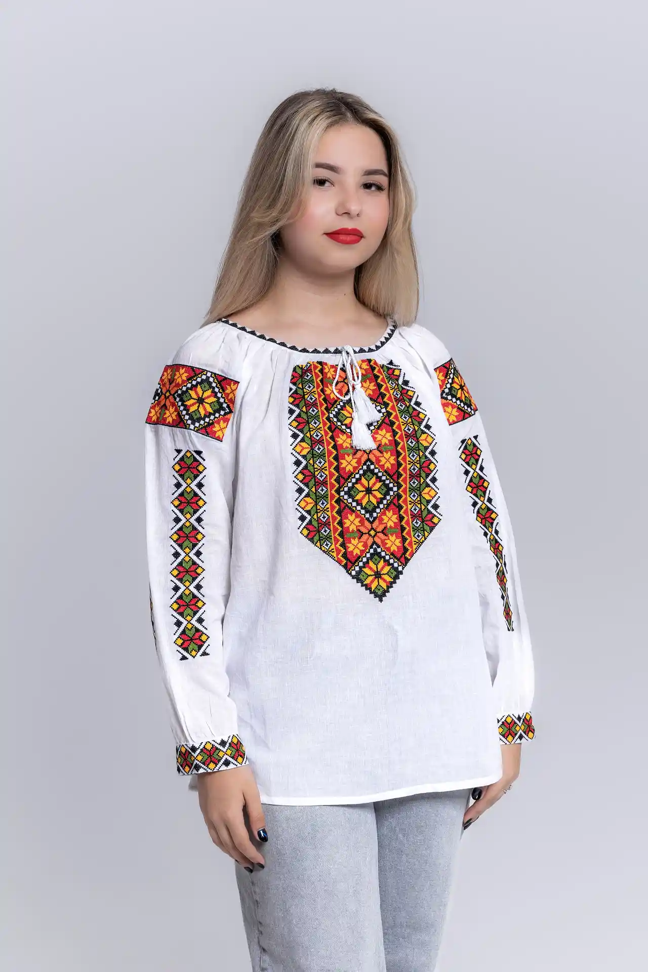 Ie tradițională Anelisse