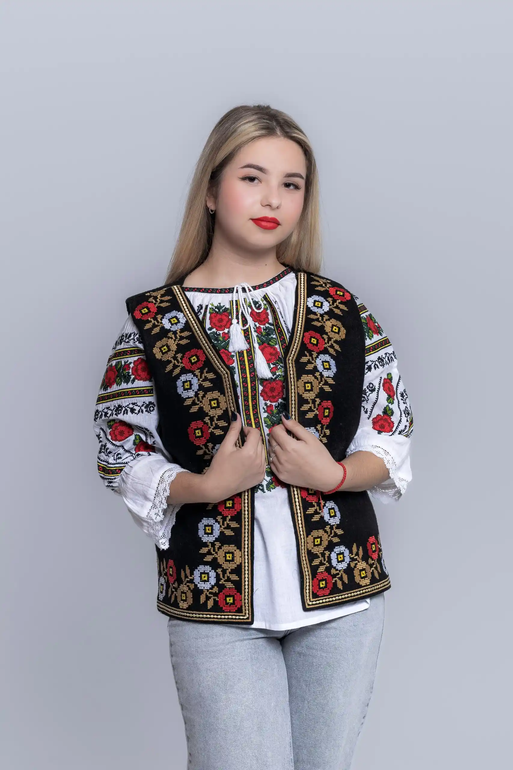 Vestă tradițională Maria