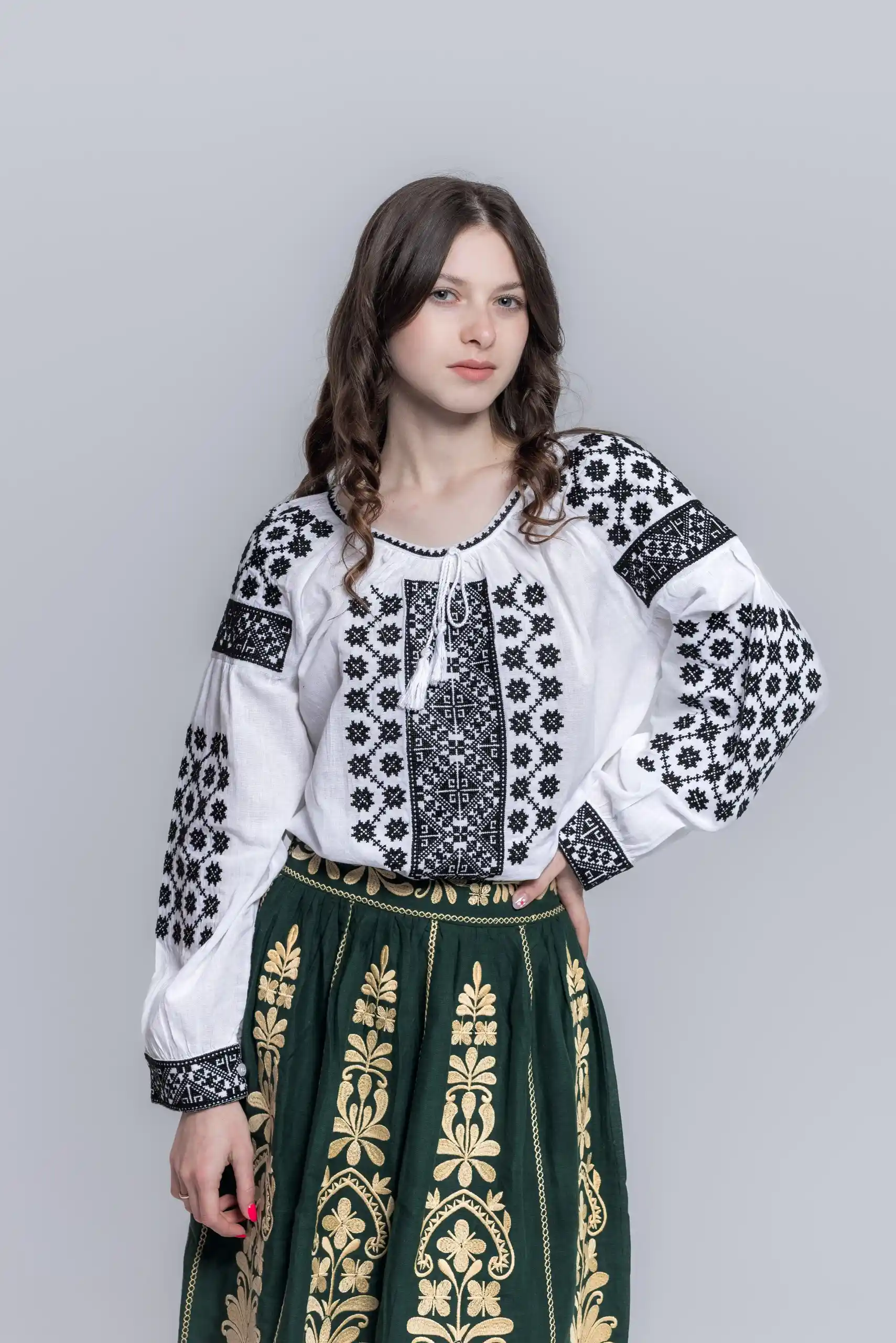 Ie tradițională Lacrima