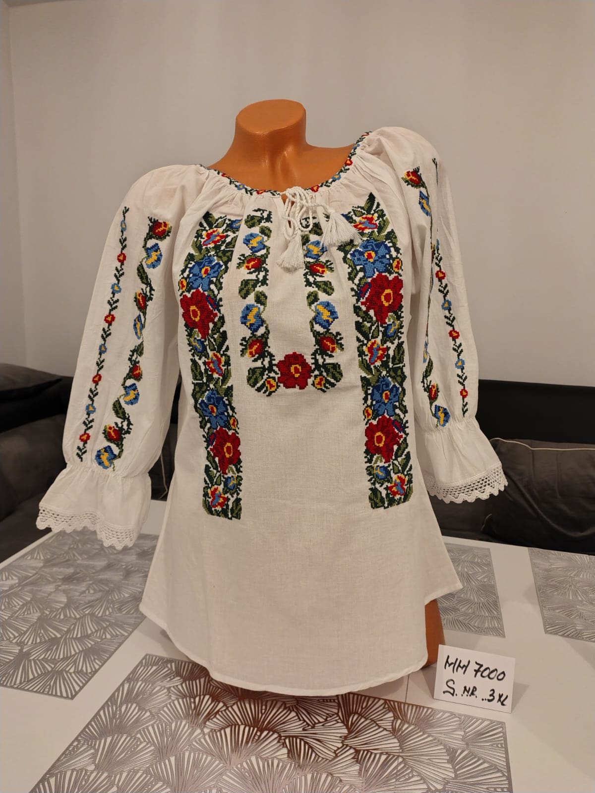 Ie tradițională Fana