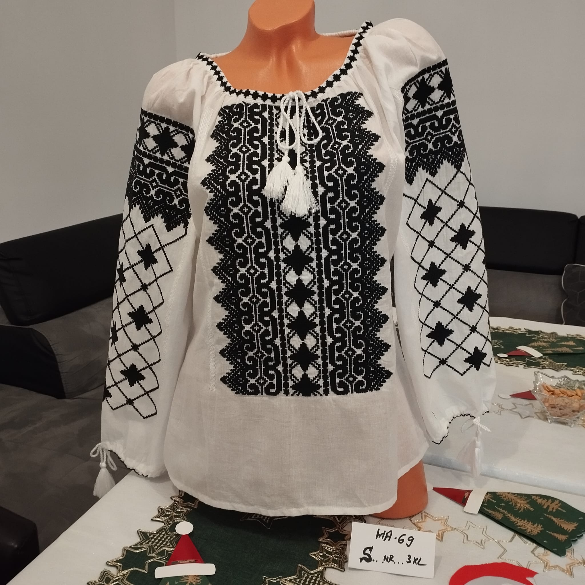 Ie tradițională Oana