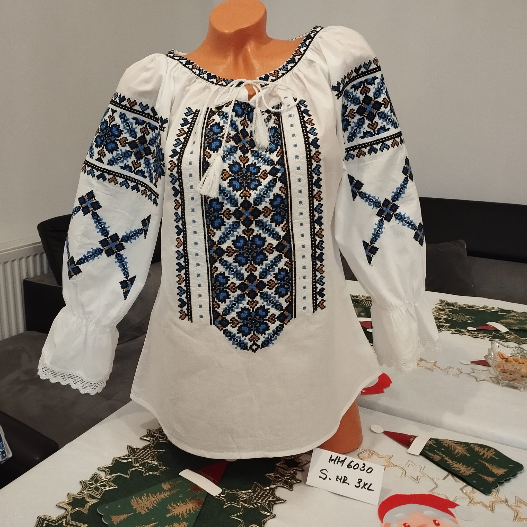 Ie tradițională Suzana