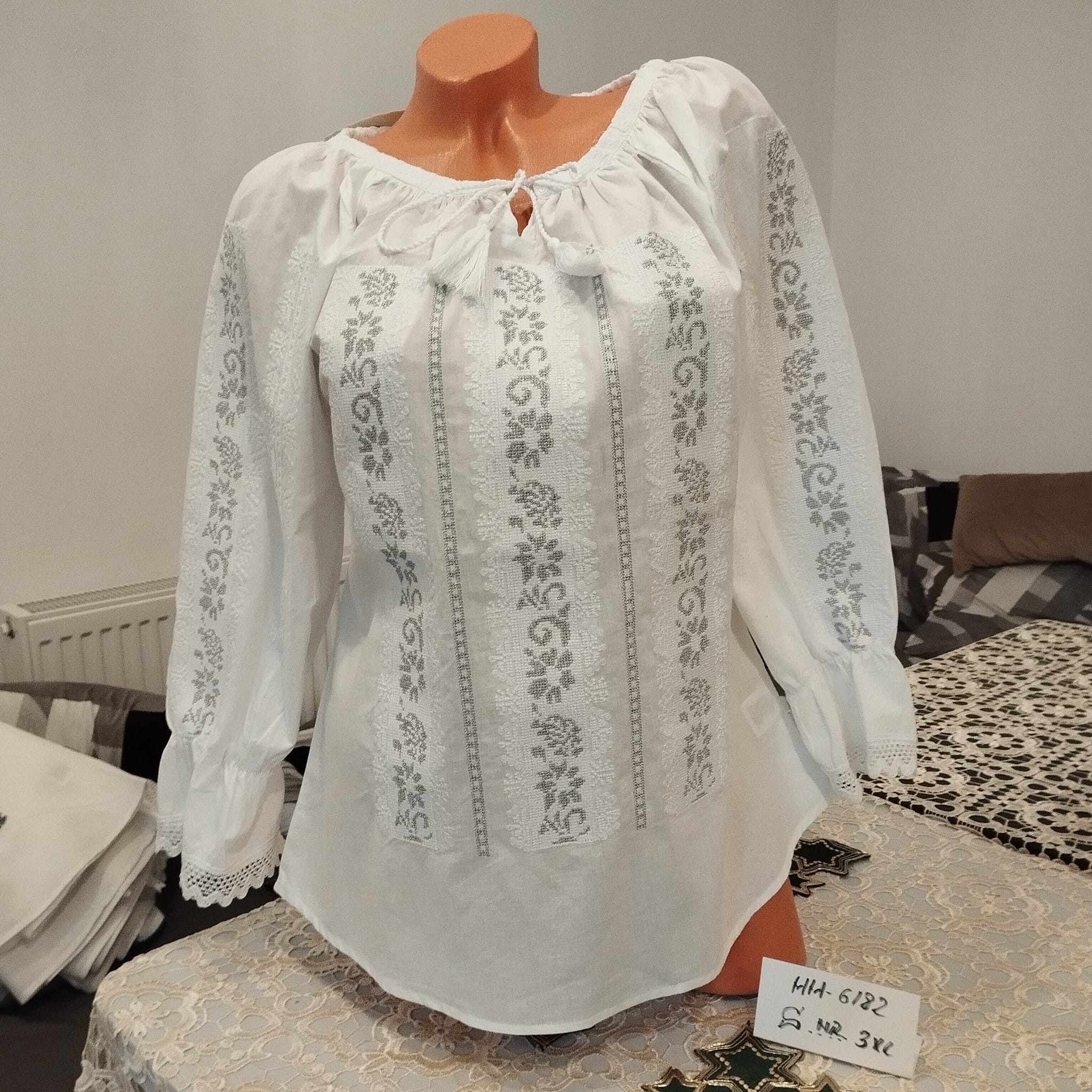 Ie tradițională Sofi