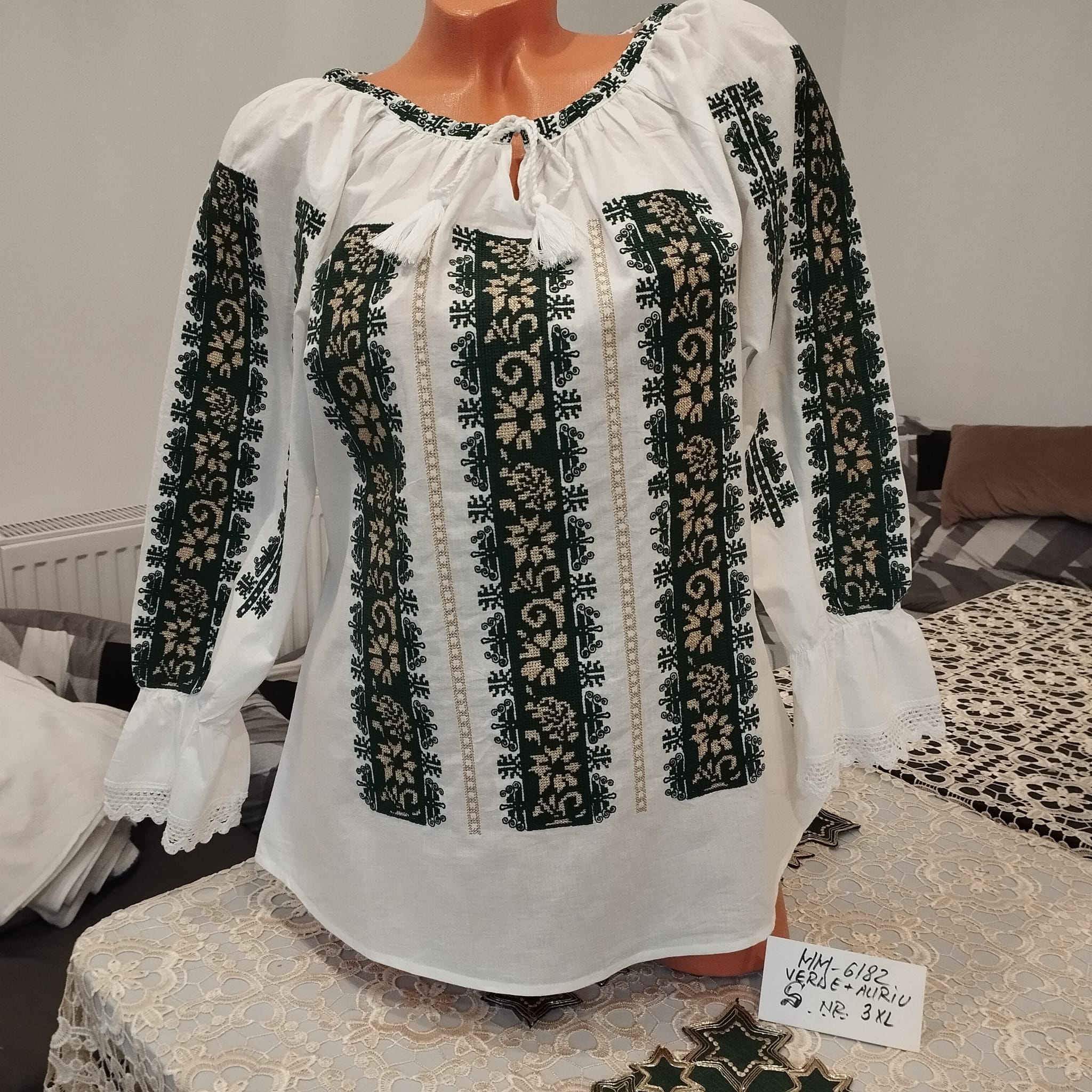 Ie tradițională Agata