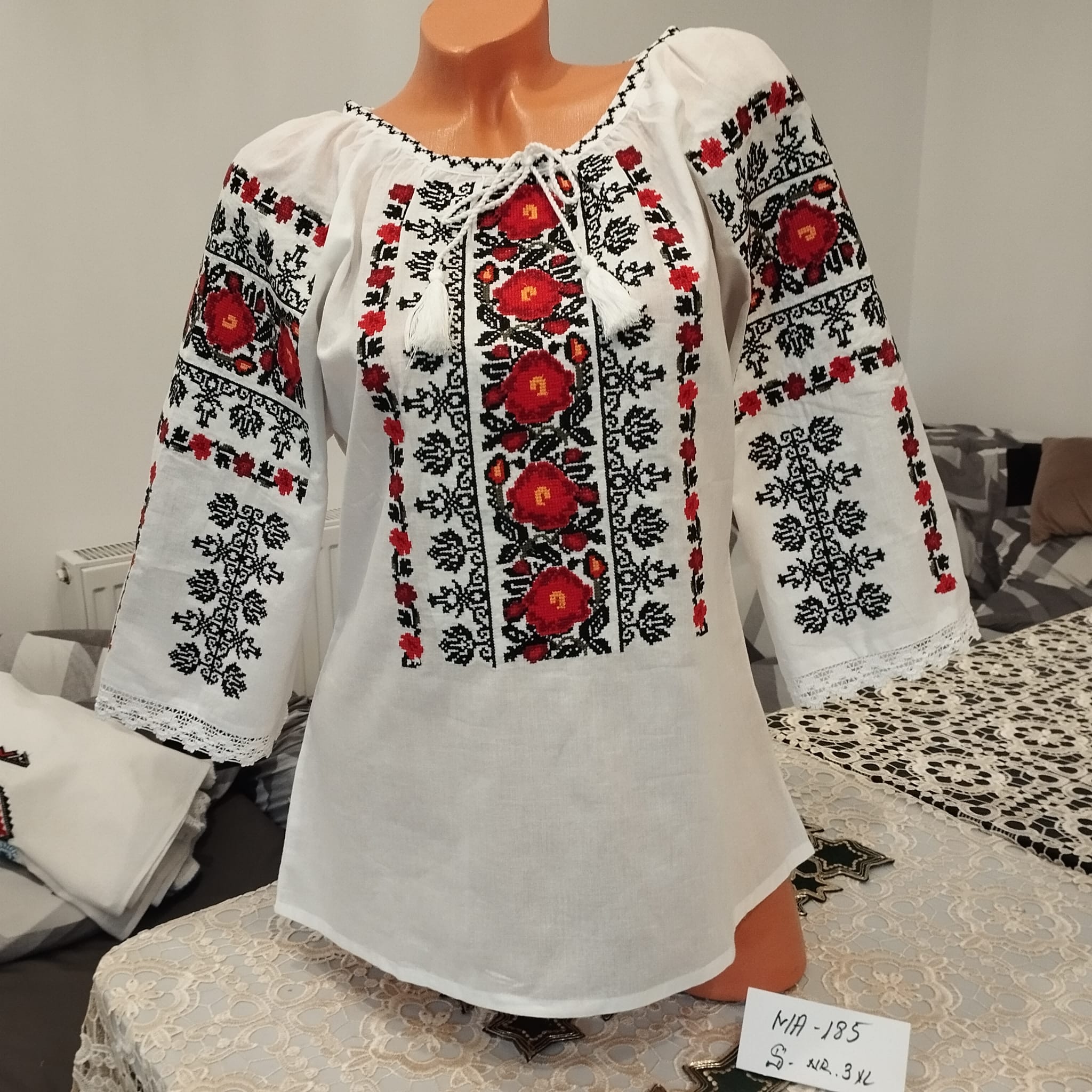 Ie tradițională Ioana