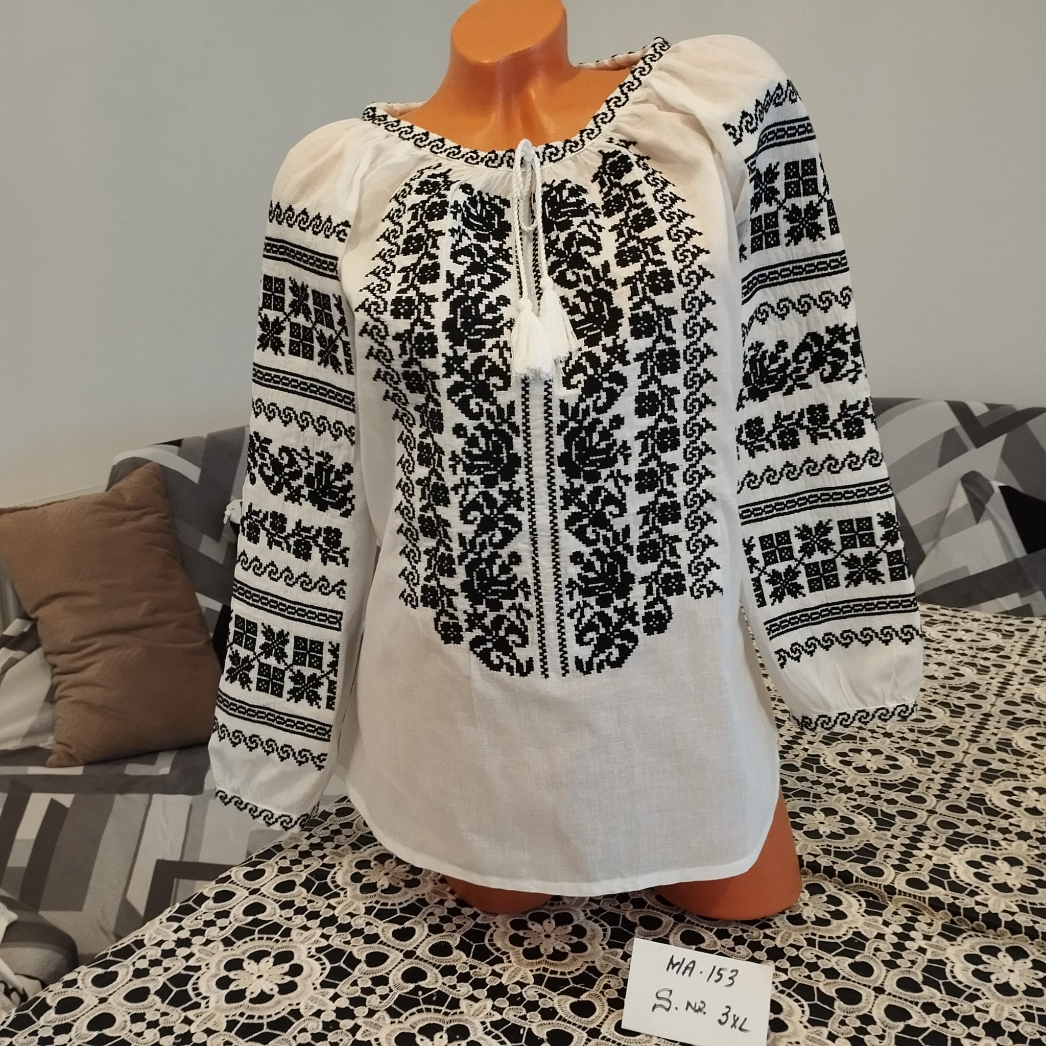 Ie tradițională Penelope