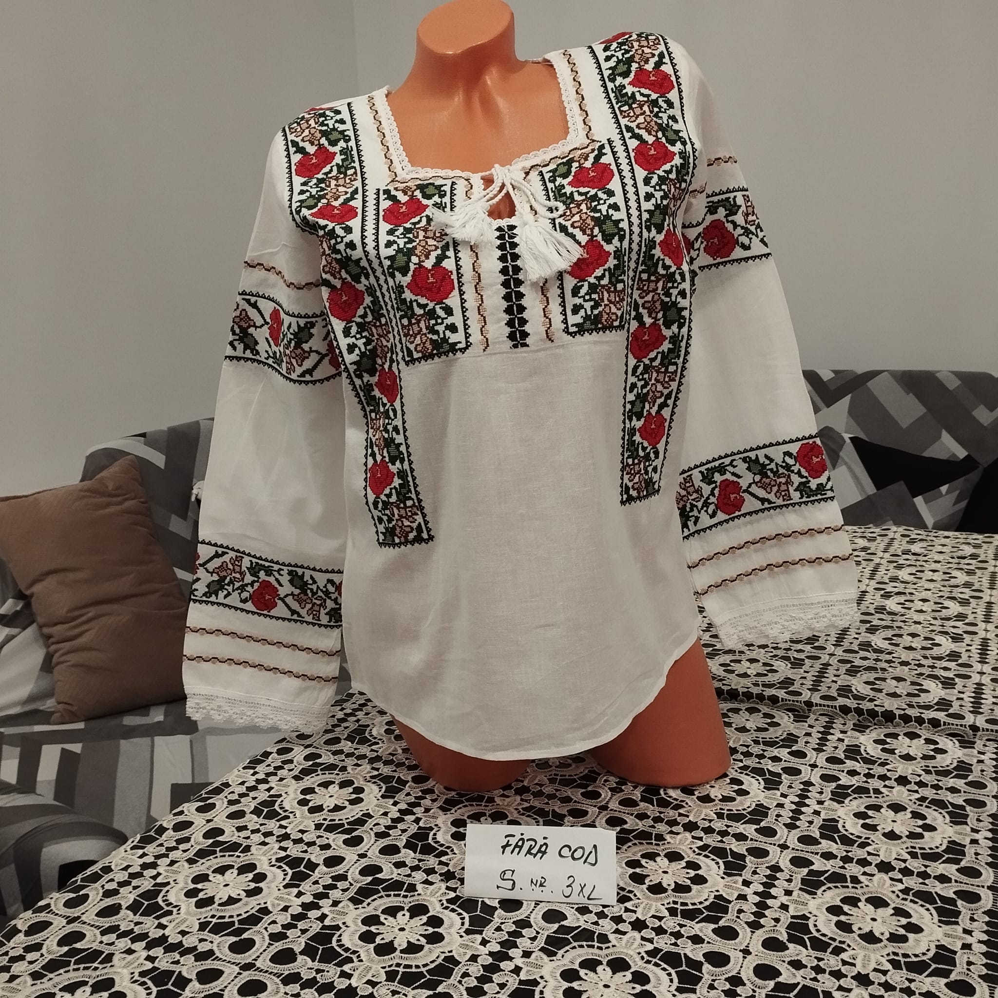 Ie tradițională Victoria