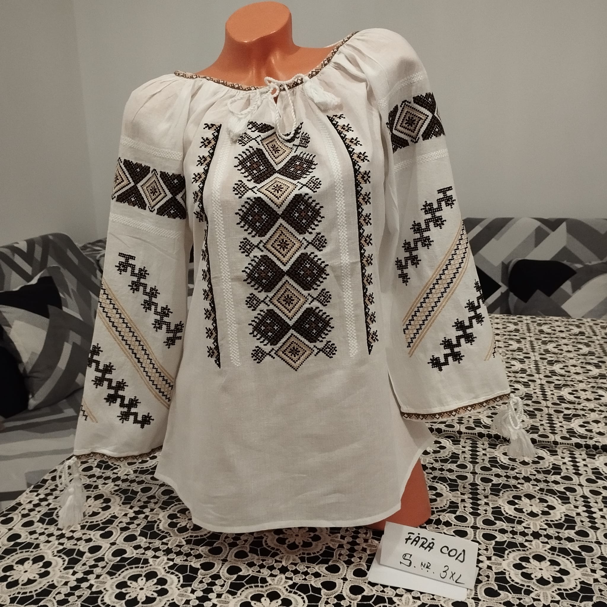 Ie tradițională Indira