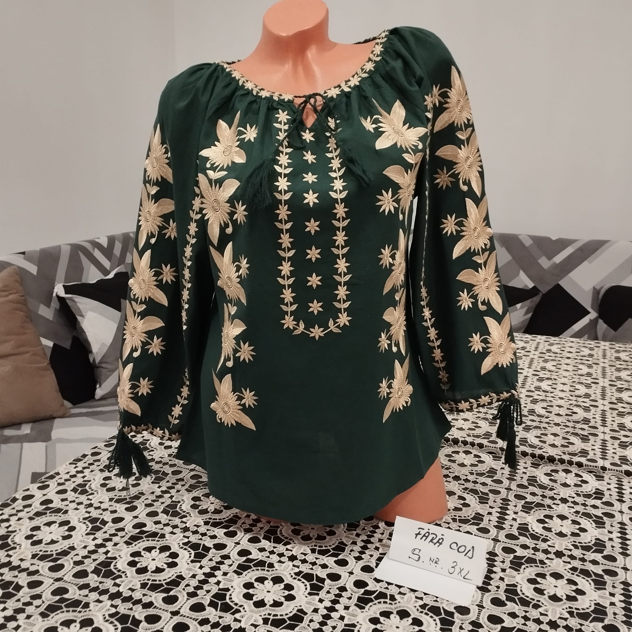 Ie tradițională Elena