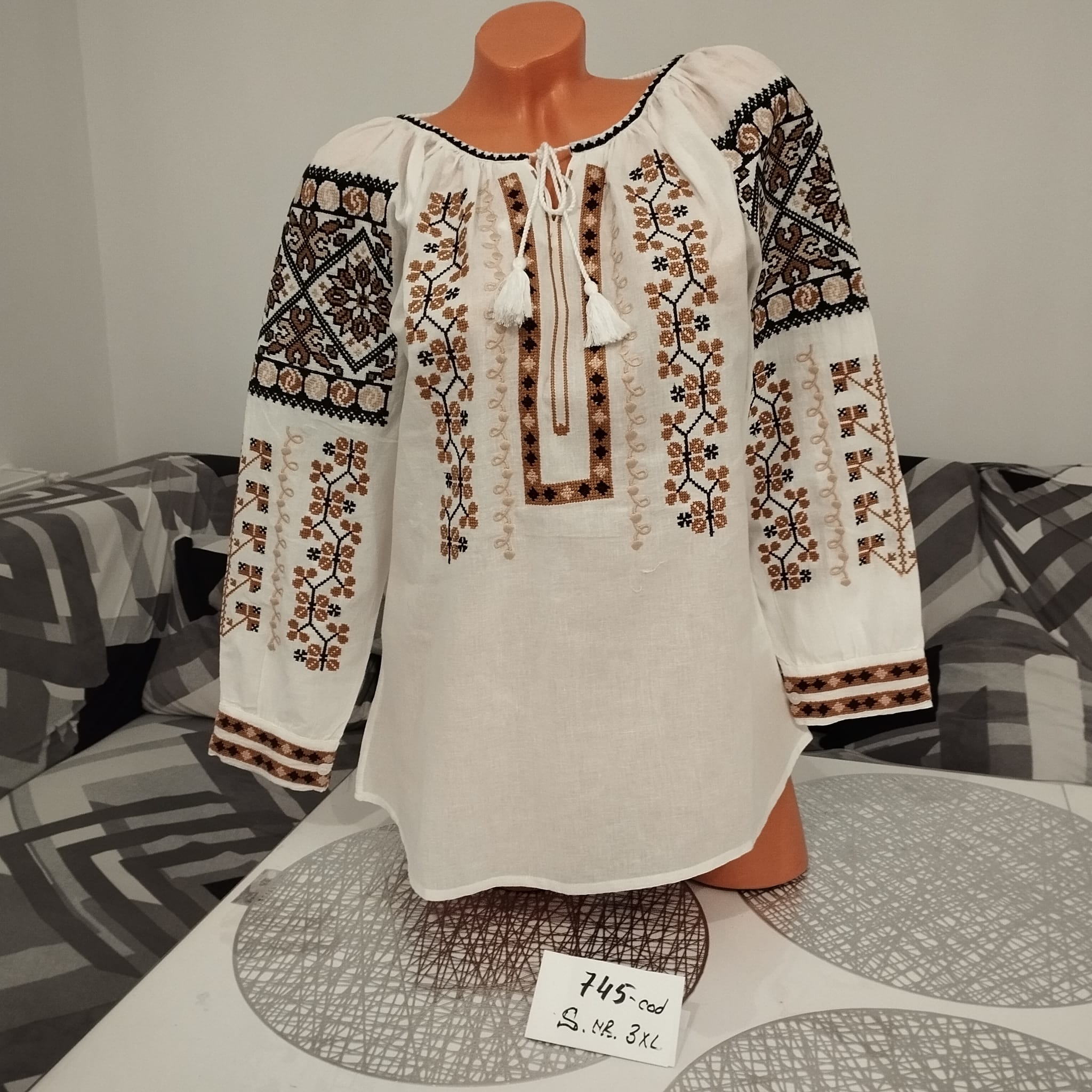 Ie tradițională Andreea