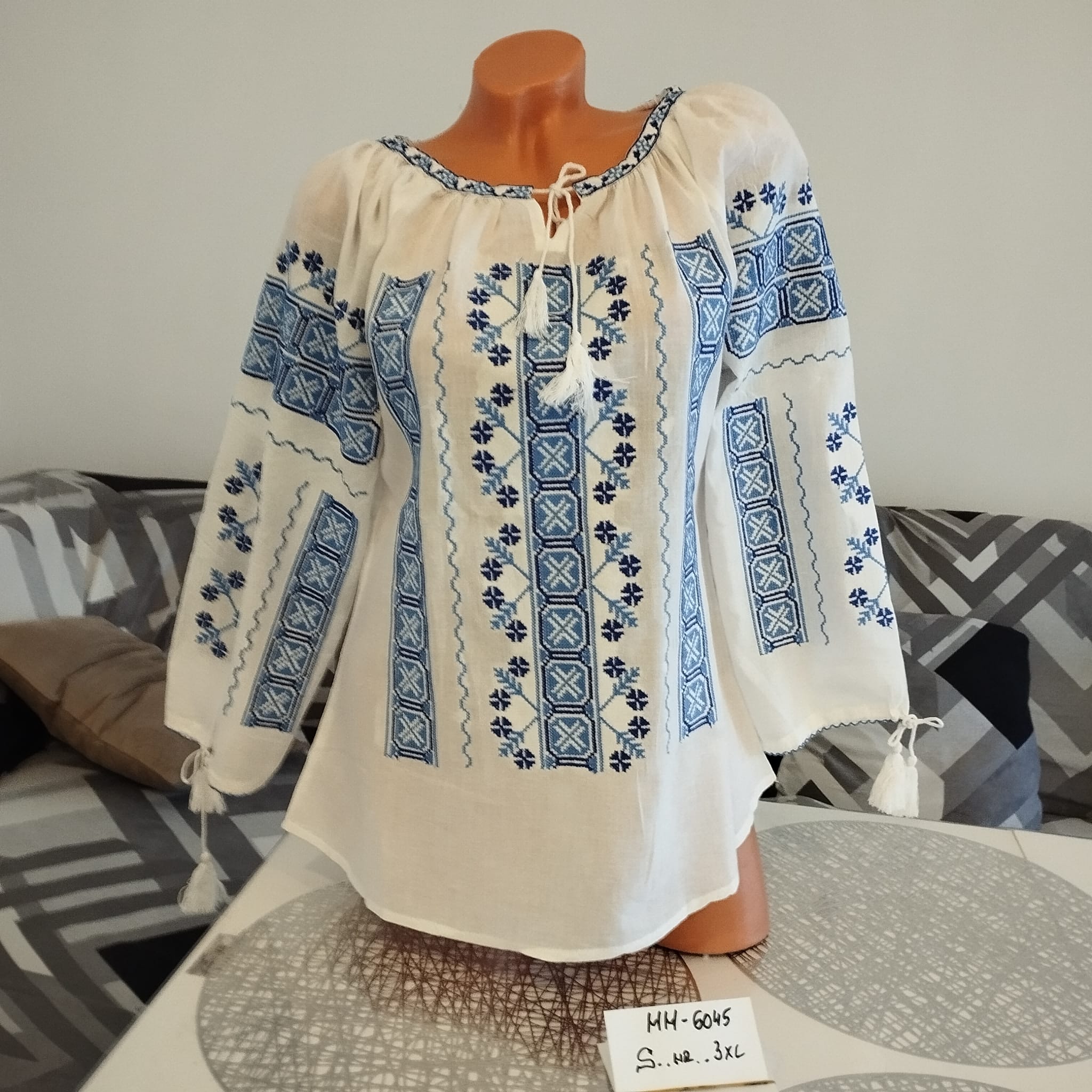 Ie tradițională Albi