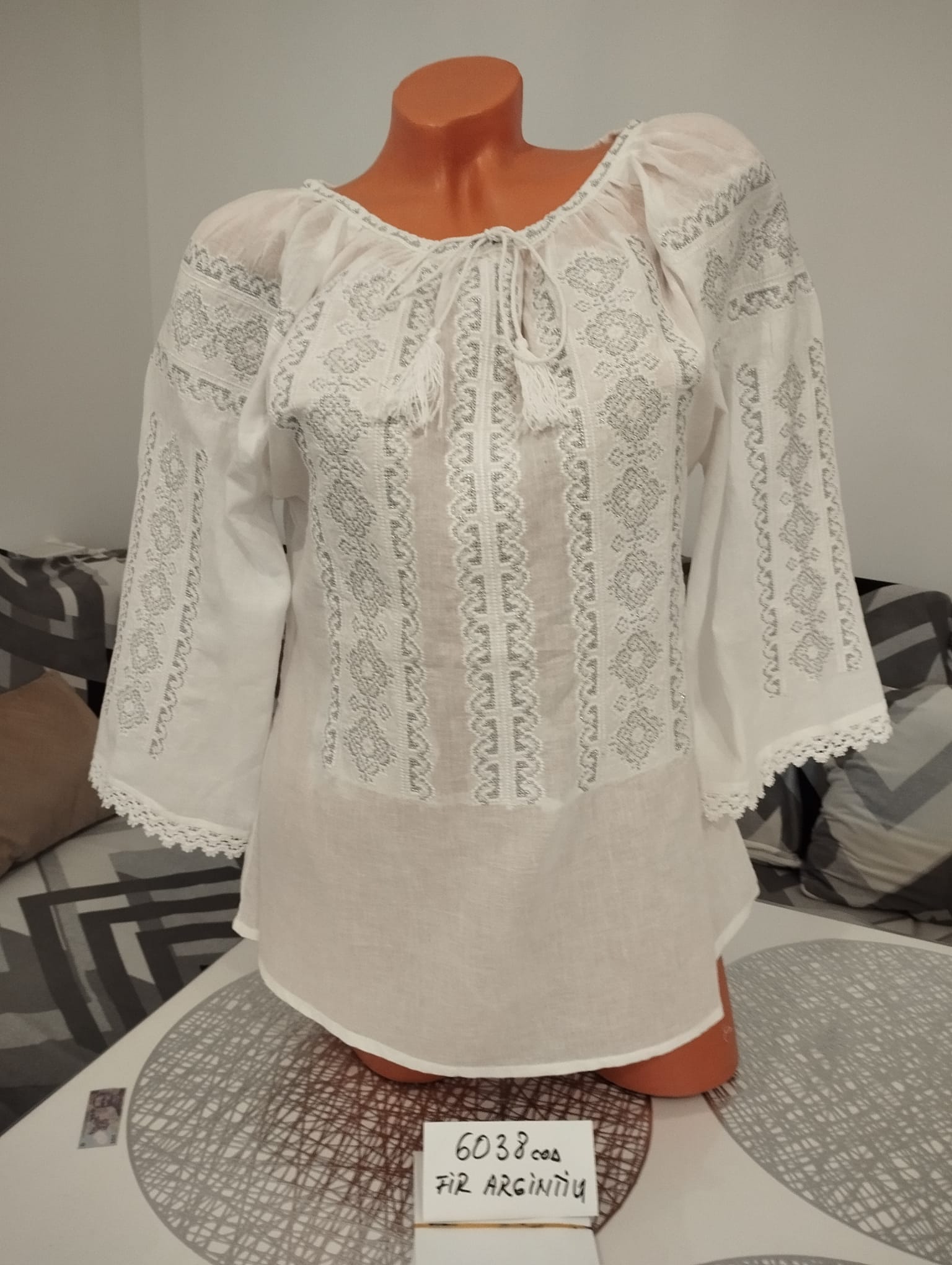 Ie tradițională Alexandra