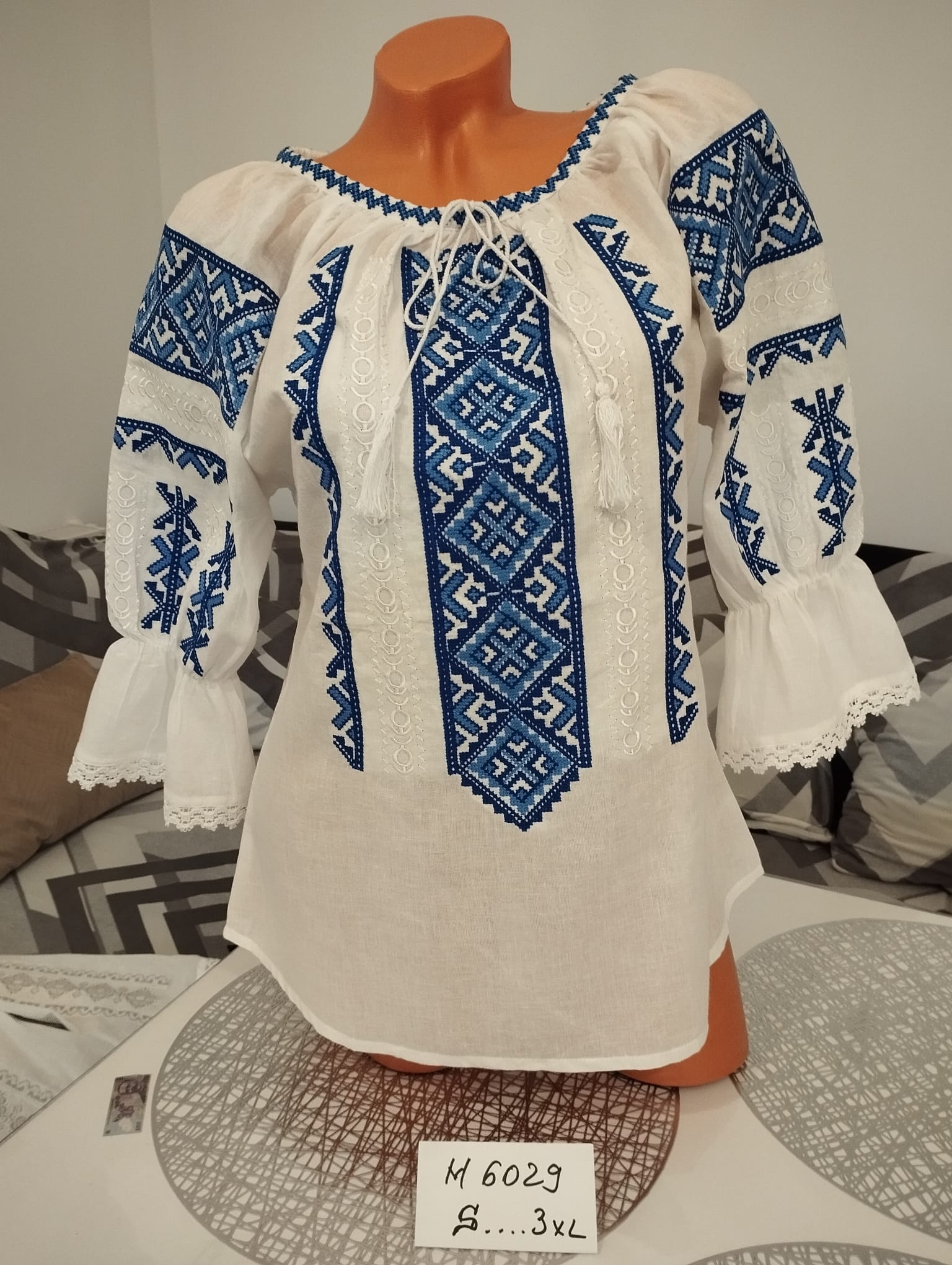 Ie tradițională Iris