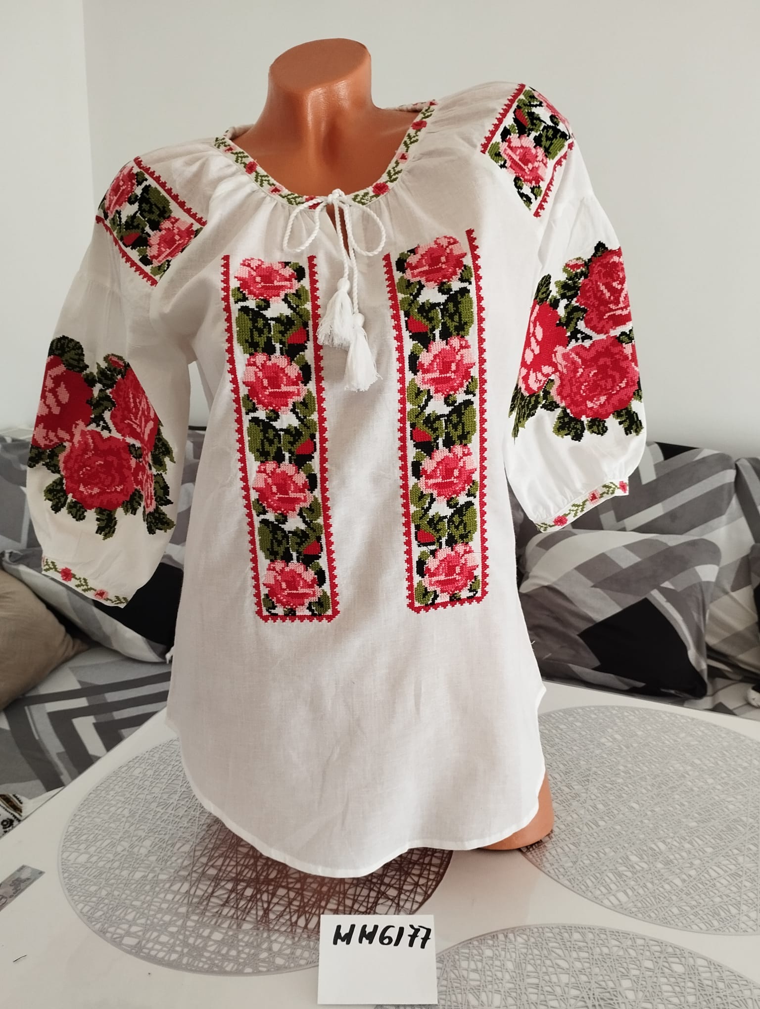 Ie tradițională Rozalina