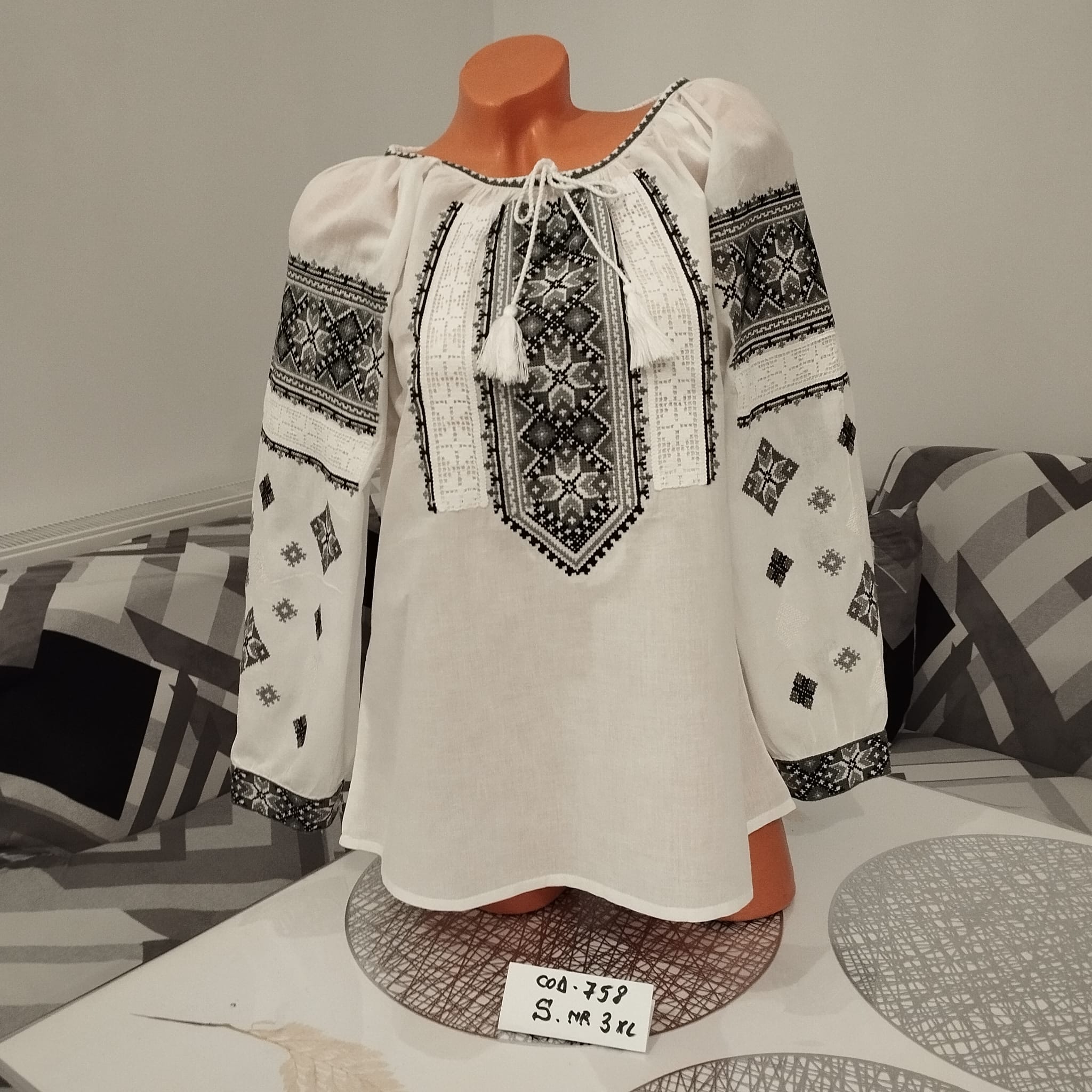 Ie tradițională Ozana