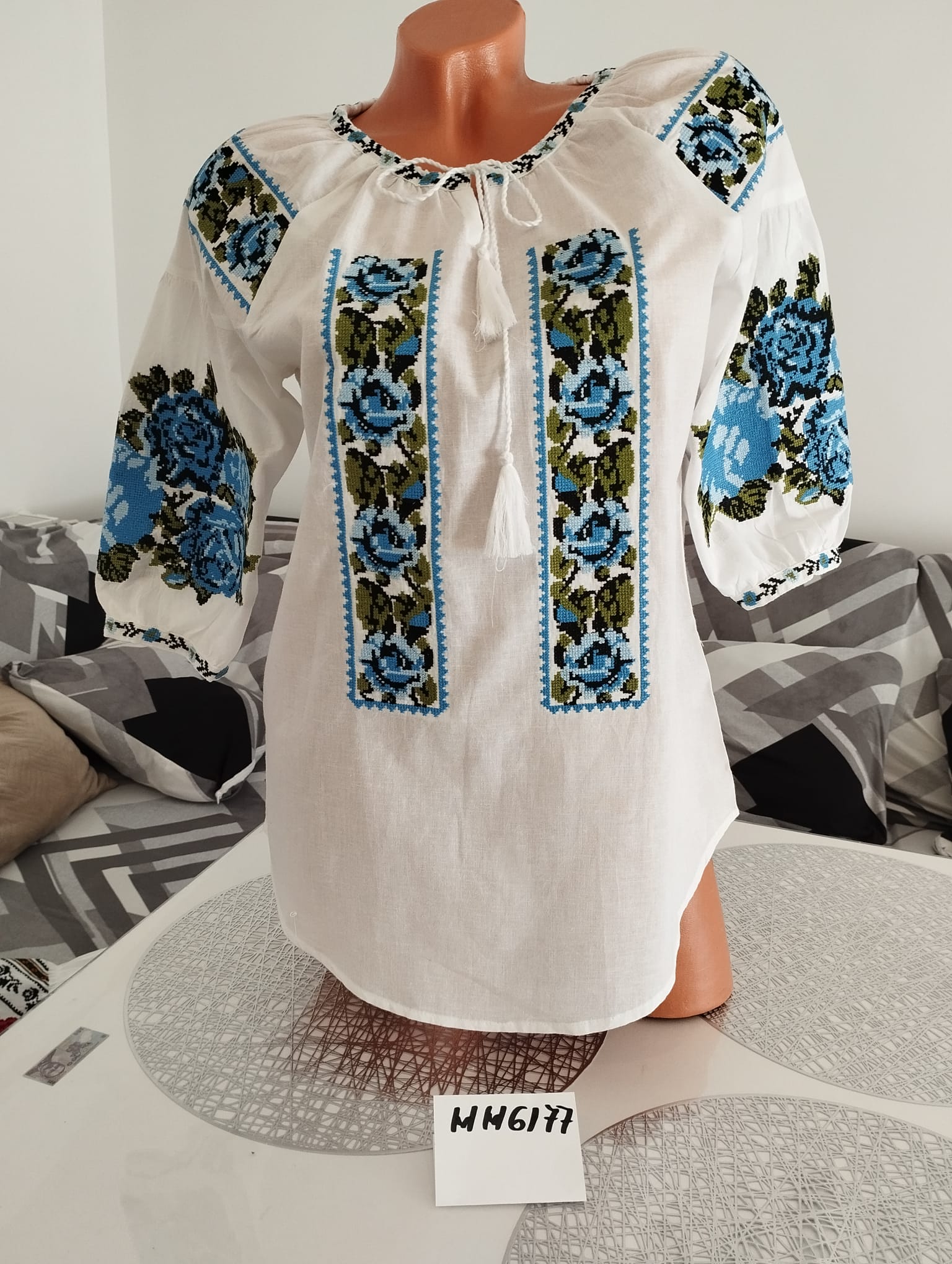 Ie tradițională Ana