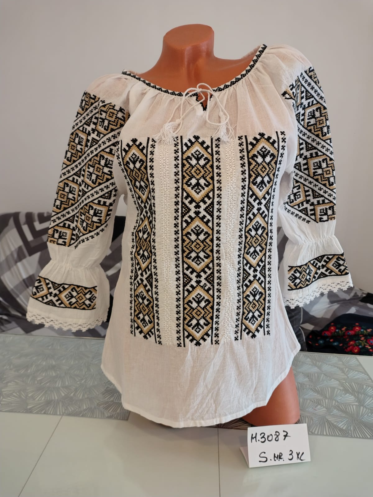 Ie tradițională Nicoleta