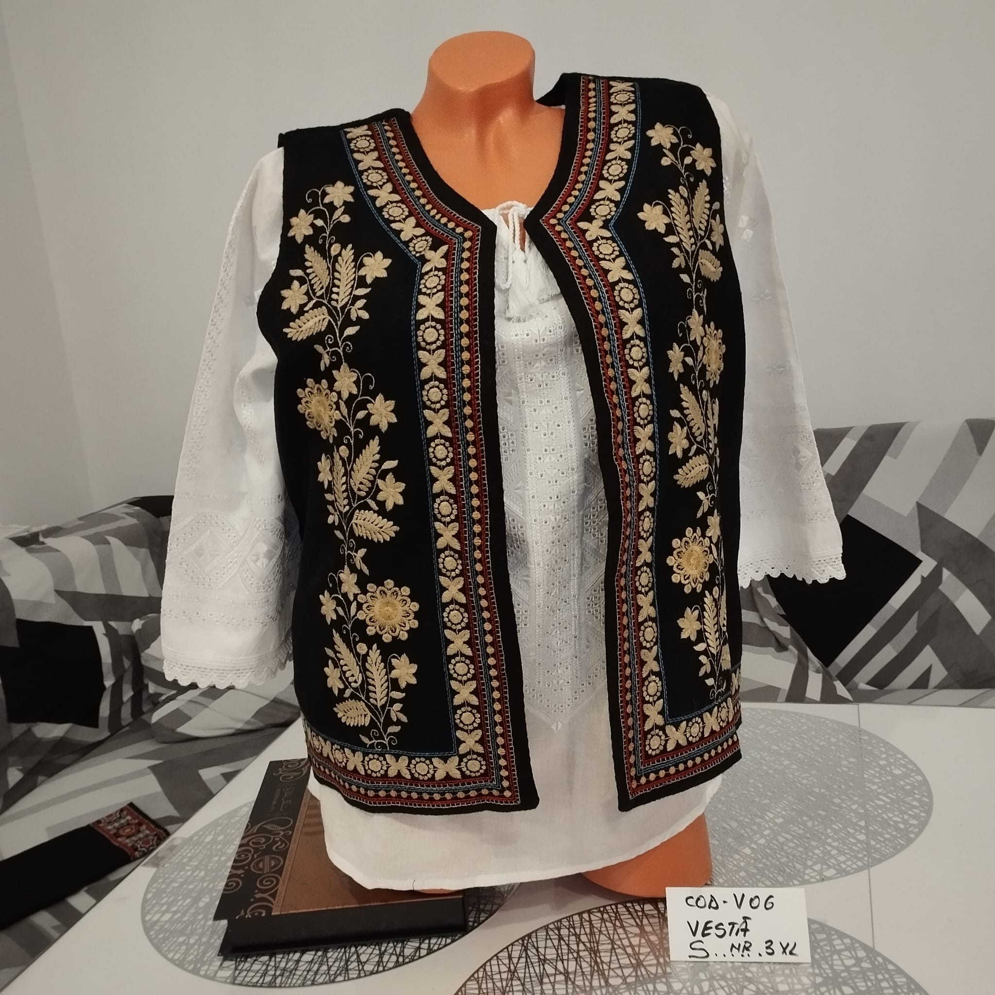 Vestă tradițională Tamara