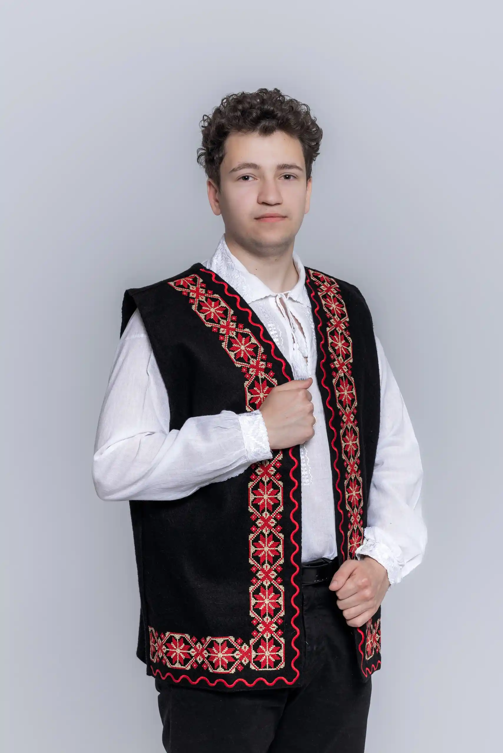 Vestă tradițională Adrian