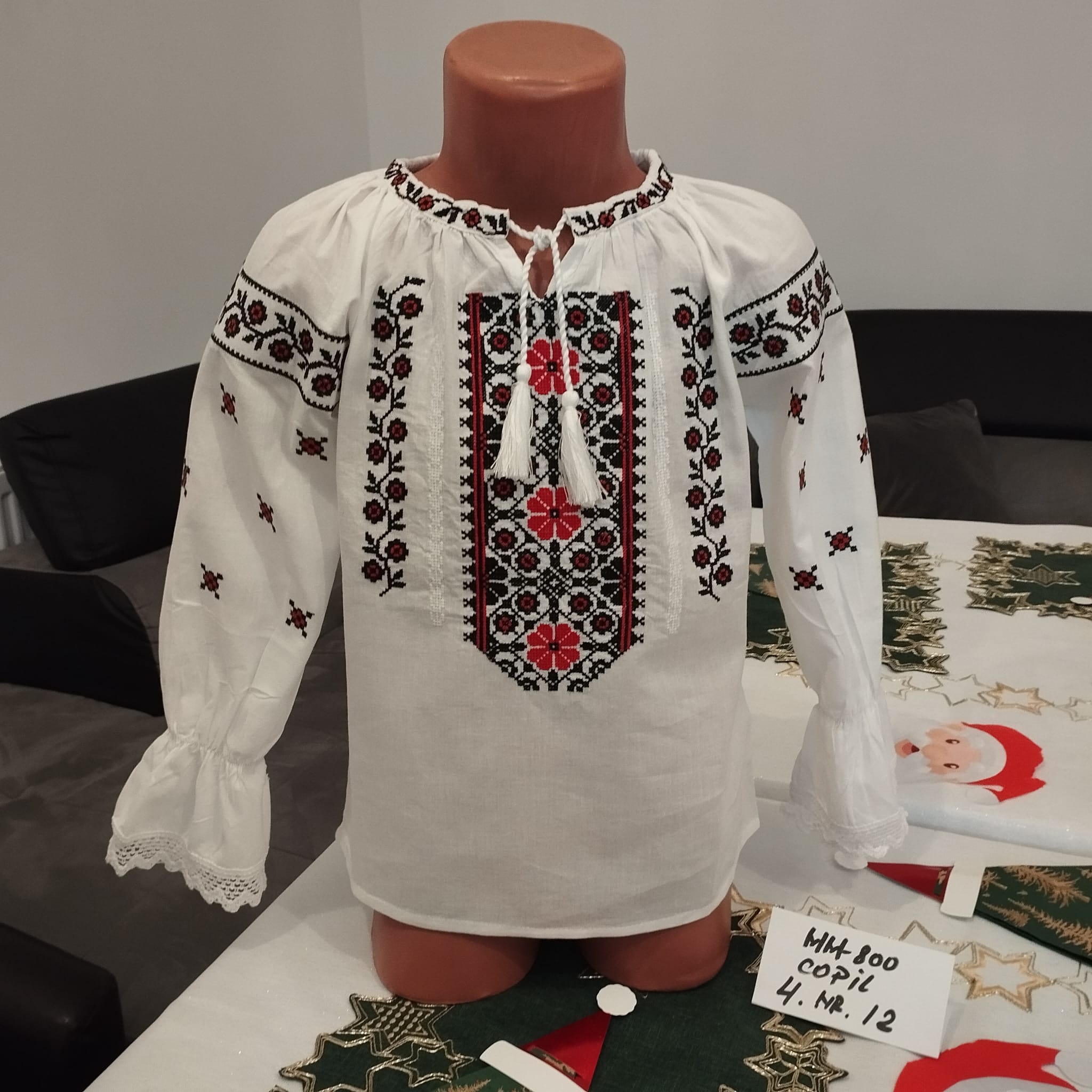 Ie tradițională fetiță Ecaterina