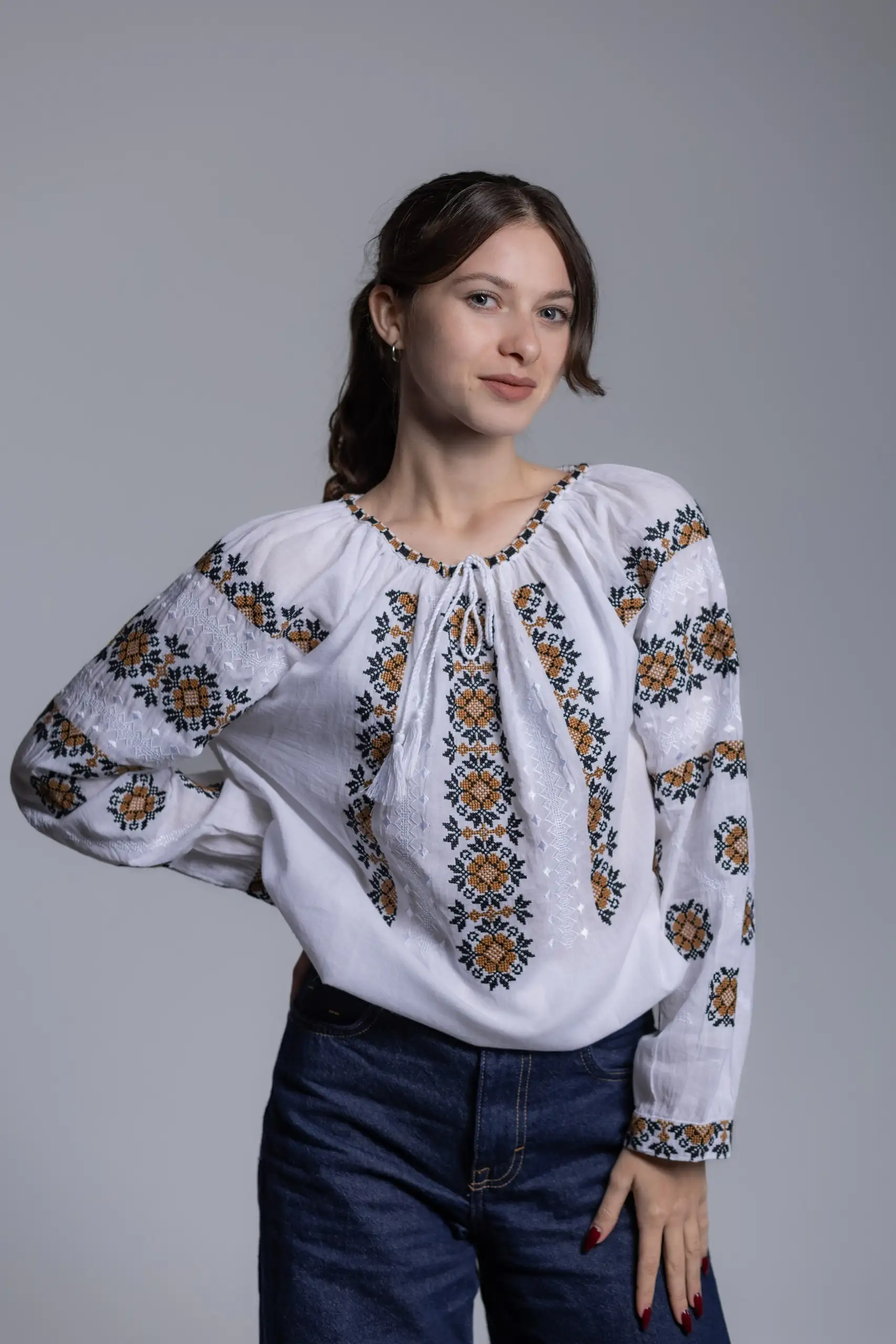 Ie tradițională Crina